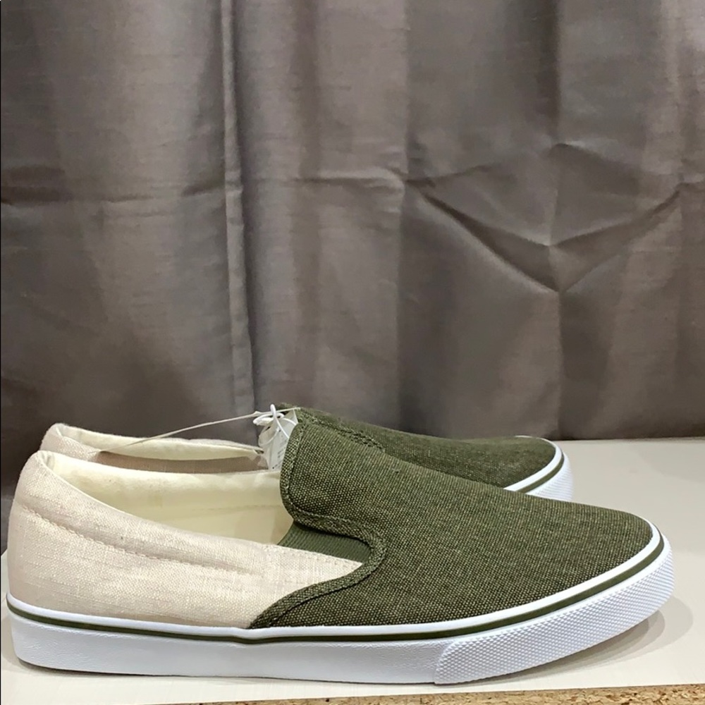 🆕 Old Navy Mixed-Fabric Slip-Ons